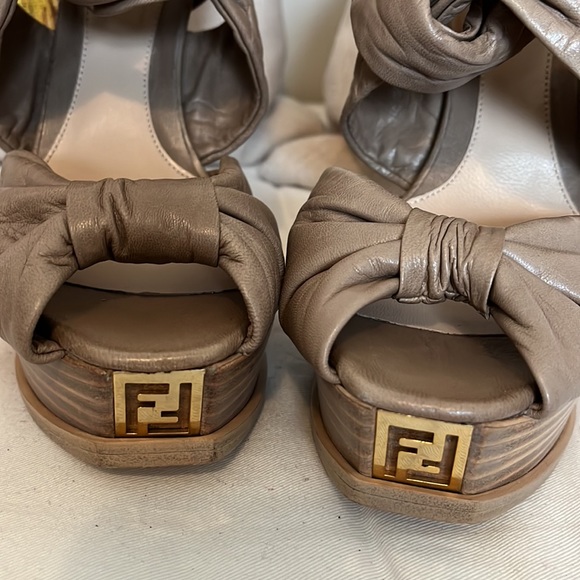 Fendi Shoes Size 39.5 US 9.5 Heel Size: 5.5 in. - Picture 3 of 6